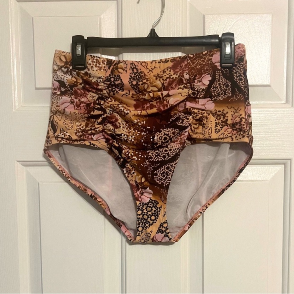 Torrid High-Rise Ruched Bikini Bottom Medallion Floral Size 0 NWOT